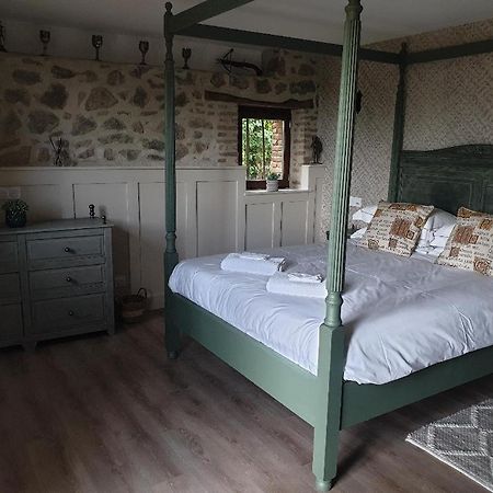 La Maison Ronde Bed and Breakfast Saint-Quentin-sur-Charente Exterior foto